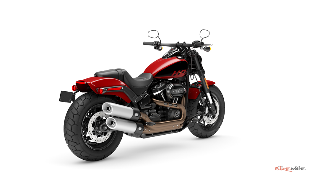 Harley-Davidson Fat Bob Right Front Three Quarter Image – BikeWale