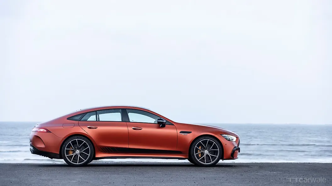 मर्सिडीज़ बेंज़ AMG GT 63 S ई परफ़ॉर्मेंस राइट साइड का दृश्य