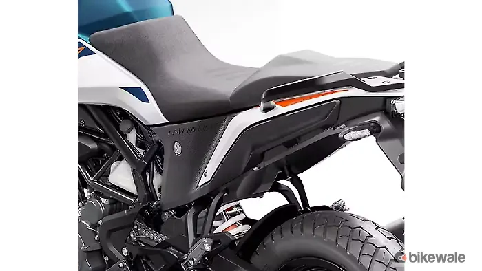 390 adventure seat