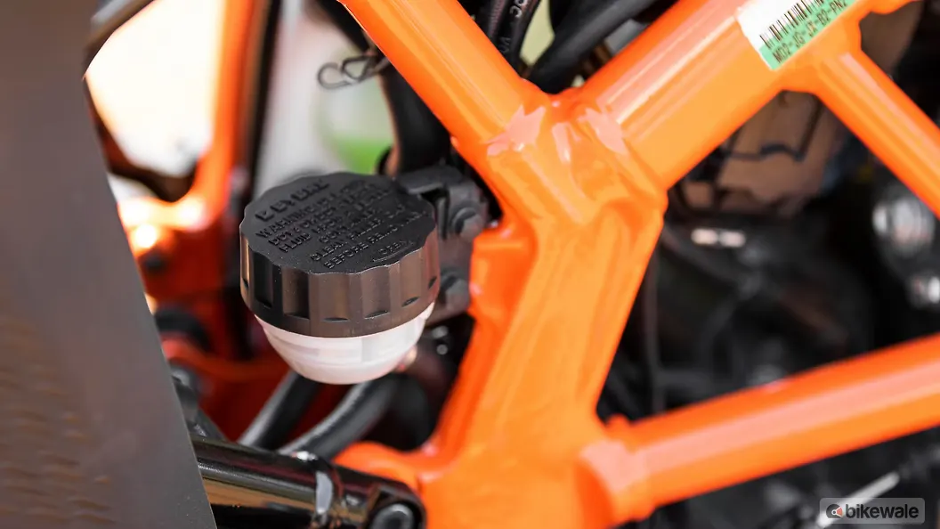 KTM 390 Adventure Engine Oil Level Indicator Image BikeWale