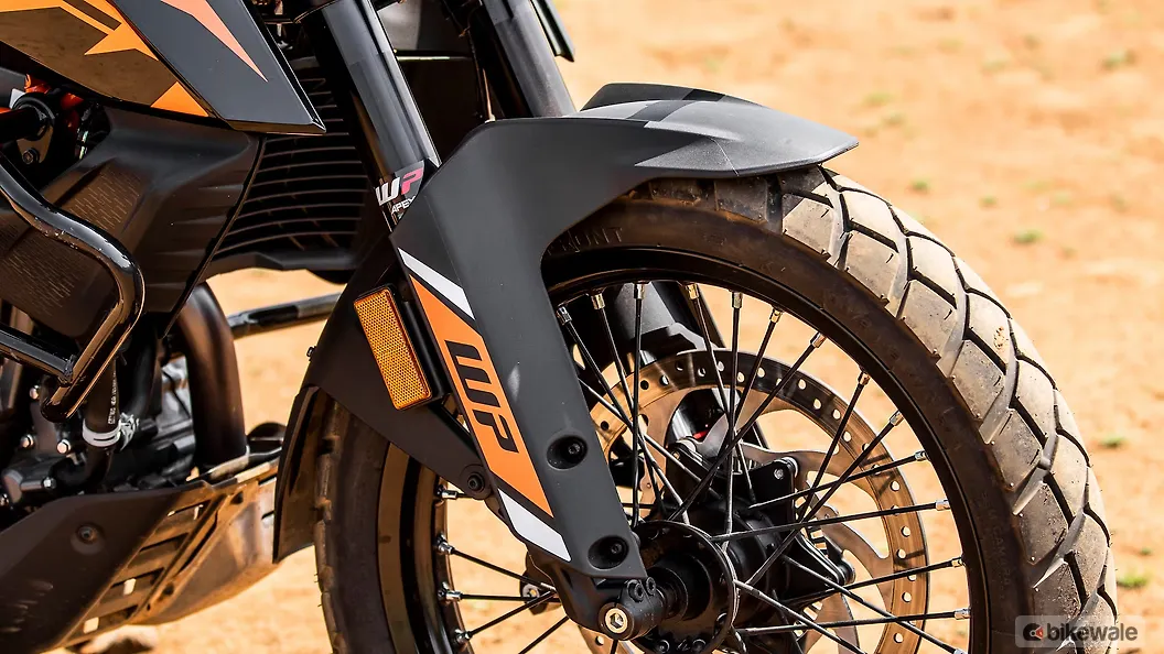 KTM 390 Adventure Front Brake Fluid Reservoir Image – BikeWale