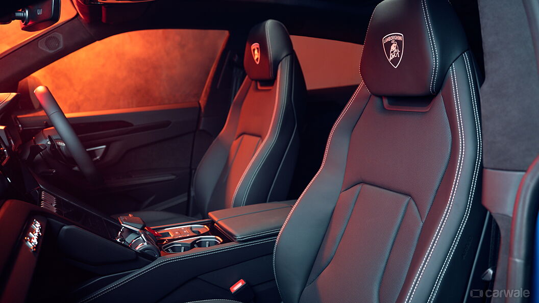 Lamborghini Urus S Front Row Seats