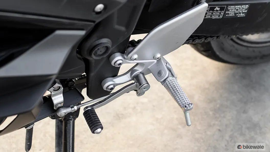 Yamaha YZFR3 Gear Shift Lever Image BikeWale