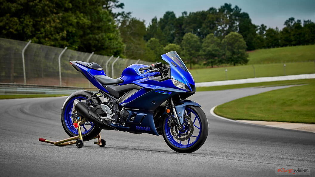 Yamaha YZF-R3 Right Side View Image – BikeWale