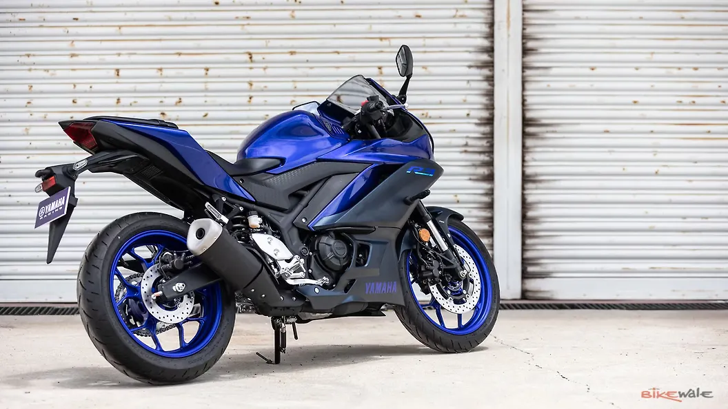 Yamaha YZFR3 Right Rear Three Quarter Image BikeWale