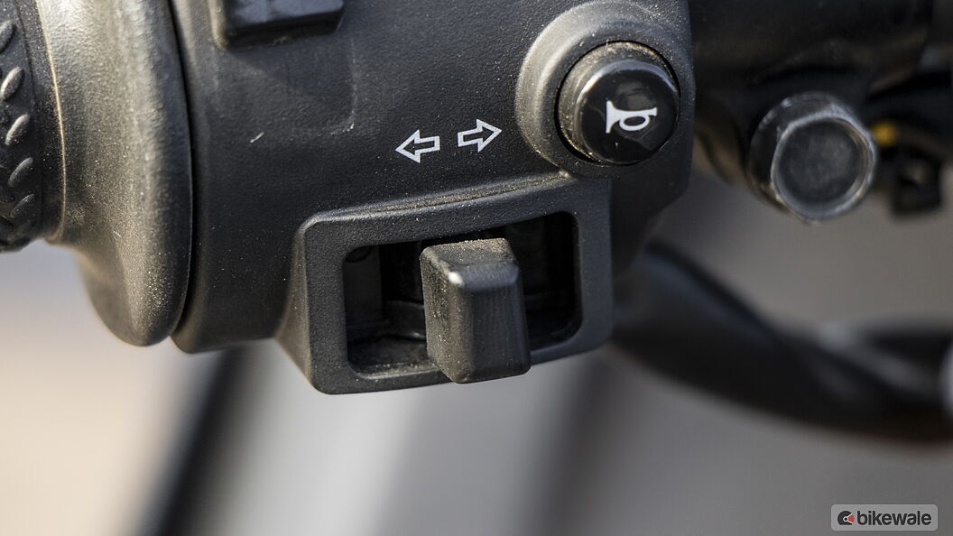 Yamaha YZF-R3 Turn Indicators Switch