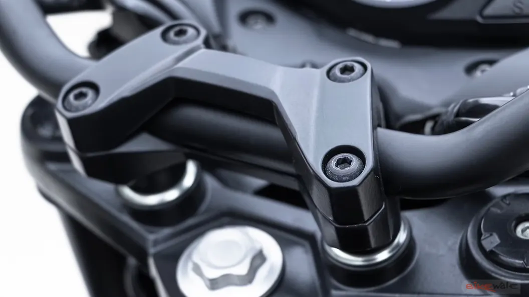 bajaj pulsar handle