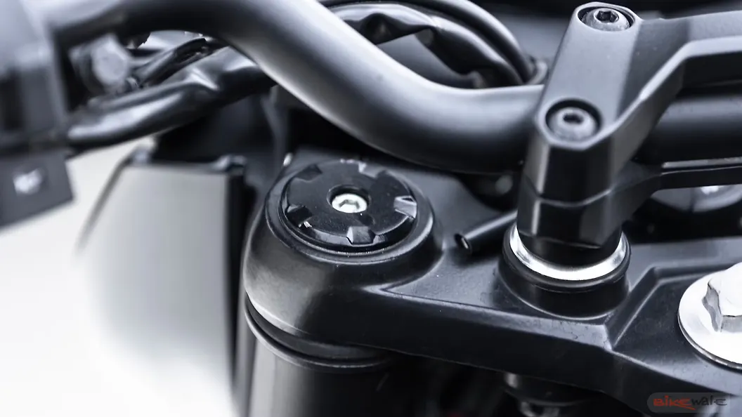 bajaj pulsar handle
