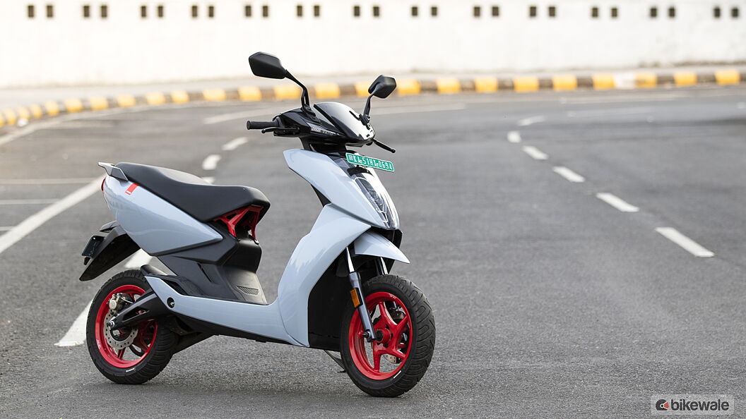 Ather 450X Right Front Three Quarter