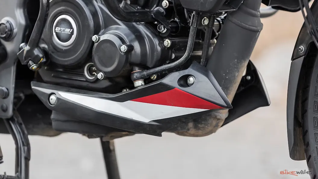 N160 R Engine Cowl Bajaj Pulsar NS160 Engine Oil Level Indicator Image – BikeWale