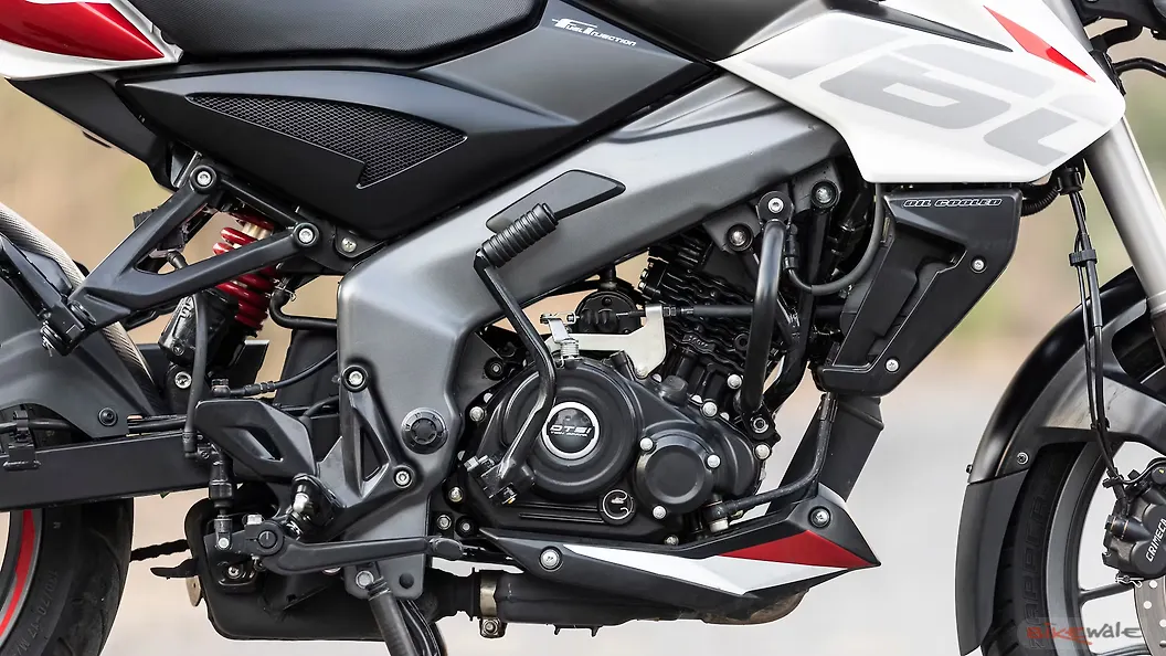 N160 R Engine Cowl Bajaj Pulsar NS160 Bar End weight Image – BikeWale