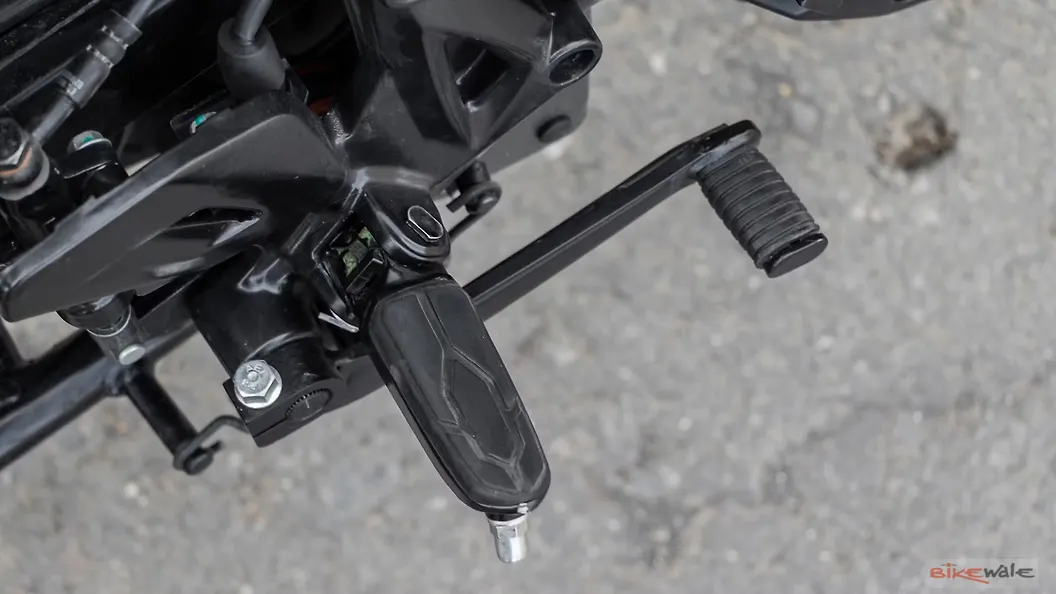 Bajaj Pulsar NS160 Clutch Lever Image BikeWale