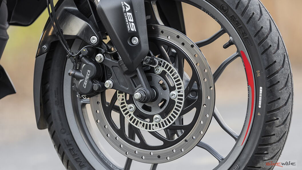Bajaj Pulsar NS160 Front Disc Brake Caliper Image – BikeWale