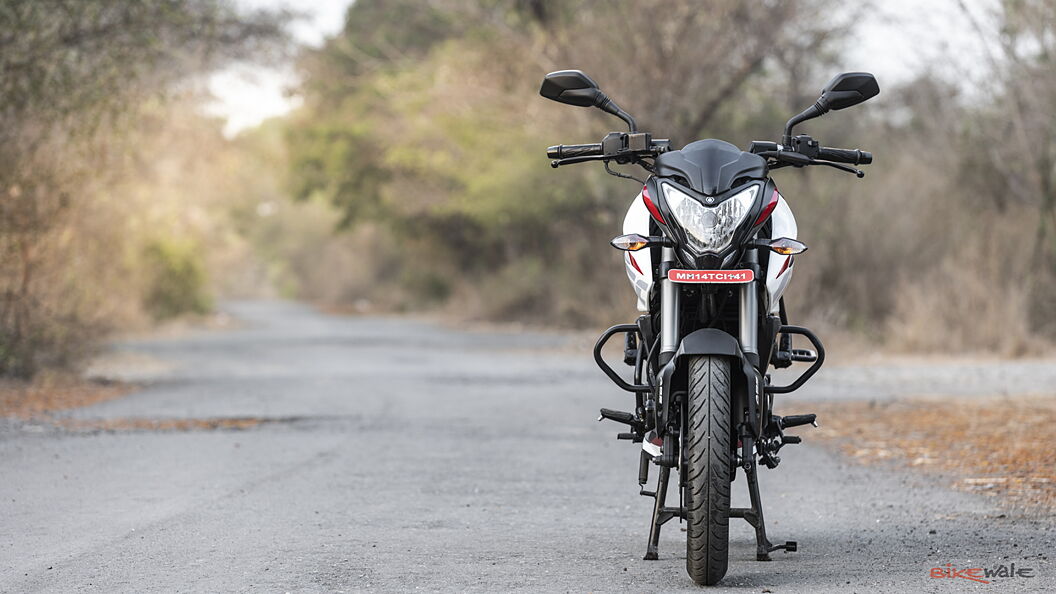 Bajaj Pulsar NS160 Right Side View Image – BikeWale