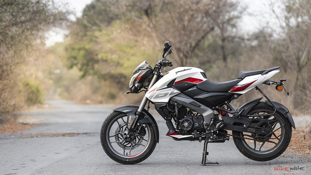 Images of Bajaj Pulsar NS160 | Photos of Pulsar NS160 - BikeWale