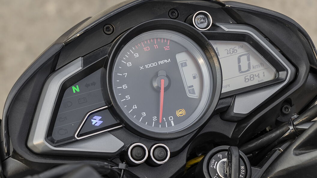 Pulsar 200 clearance meter price