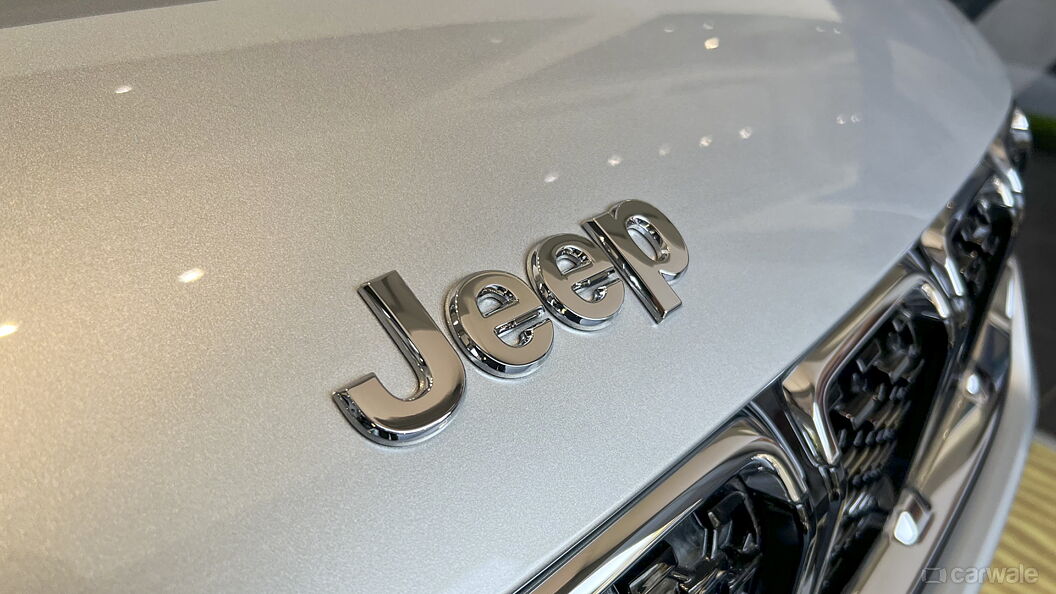 Jeep Meridian Front Logo