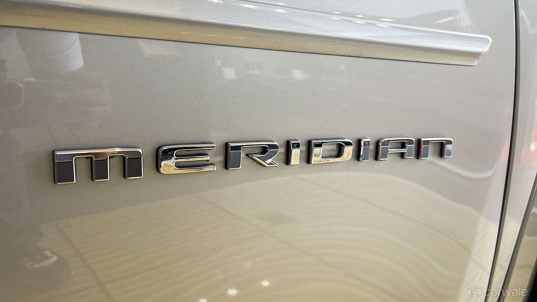 Jeep Meridian Front Logo