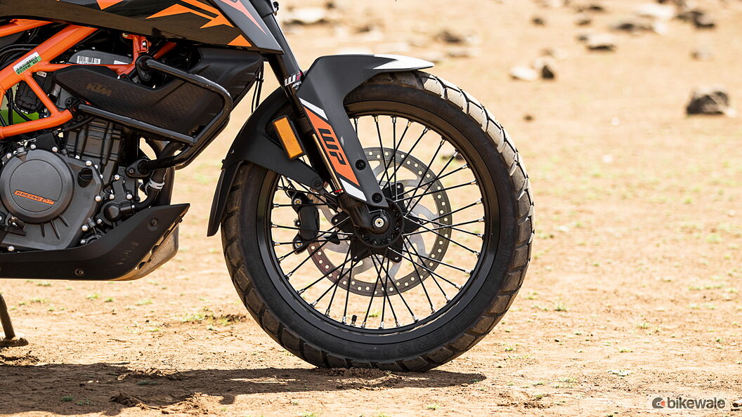 KTM 390 Adventure [2024] Front Suspension Preload Adjuster Image – BikeWale