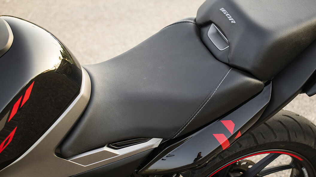 Hero Xtreme 160R 4V Split Seat Image BikeWale