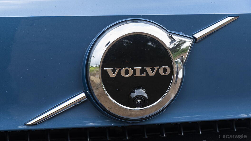 Volvo C40 Recharge Front Logo