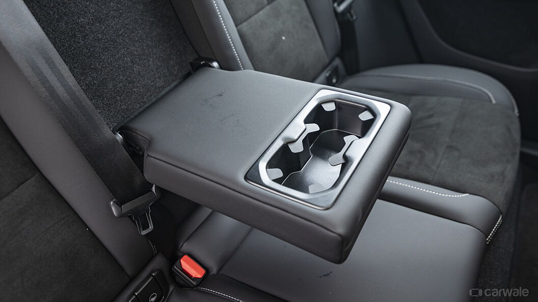 Volvo C40 Recharge Rear Cup Holders