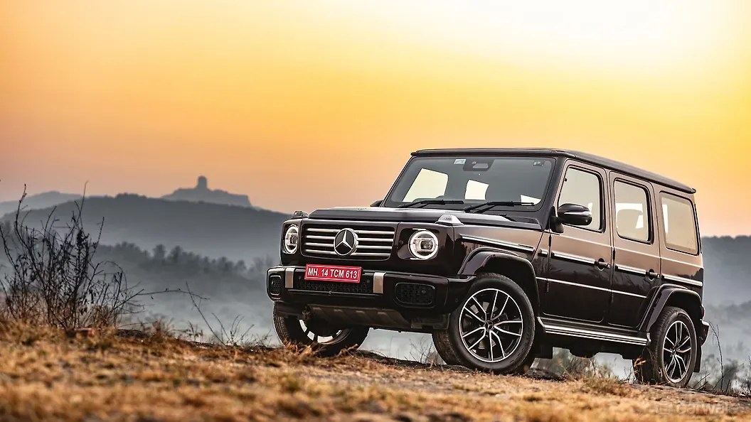 Mercedes-Benz G-Class Left Front Three Quarter