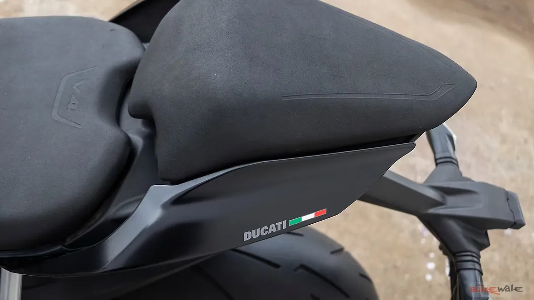 streetfighter seat