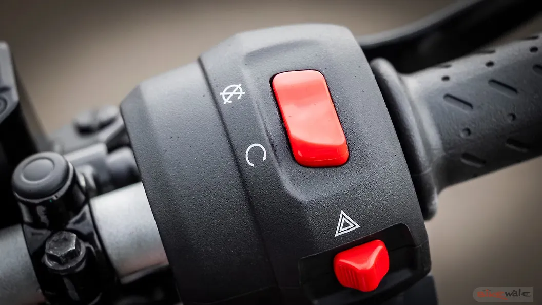Triumph Switch Triumph Speed 400 Emergency Off Switch/Kill Switch Image – BikeWale