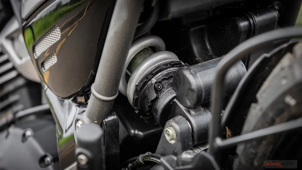 Speed 400 Rear Triumph Speed 400 Mono Shock Absorber Image – BikeWale