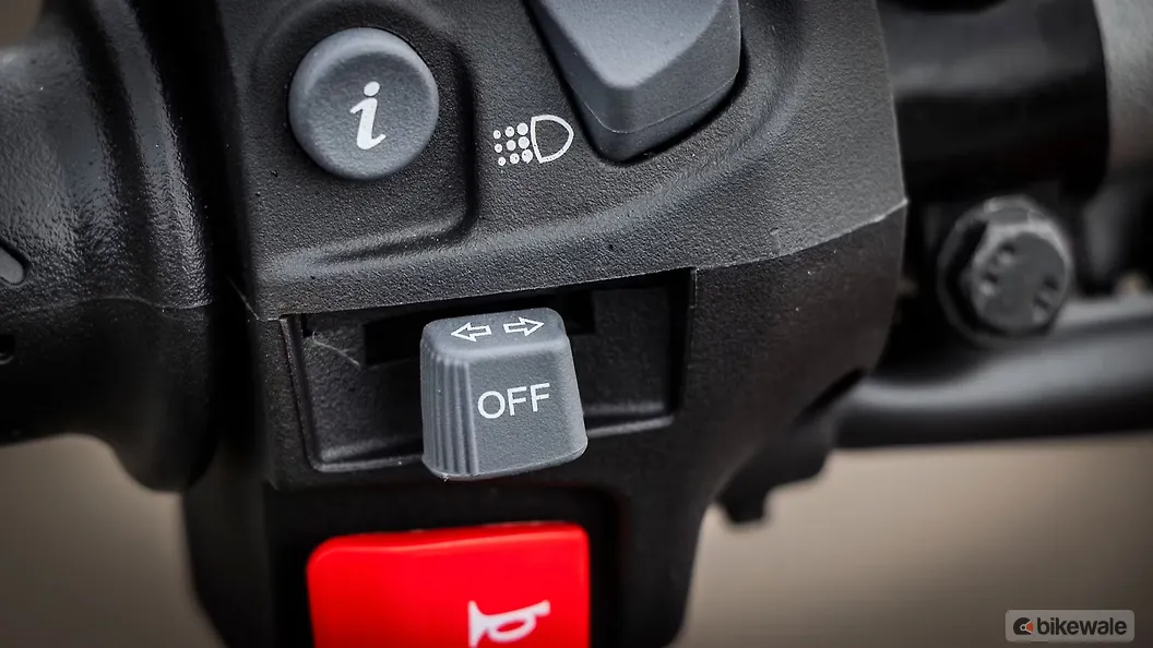 Triumph Speed 400 Engine Start Switch Image – BikeWale