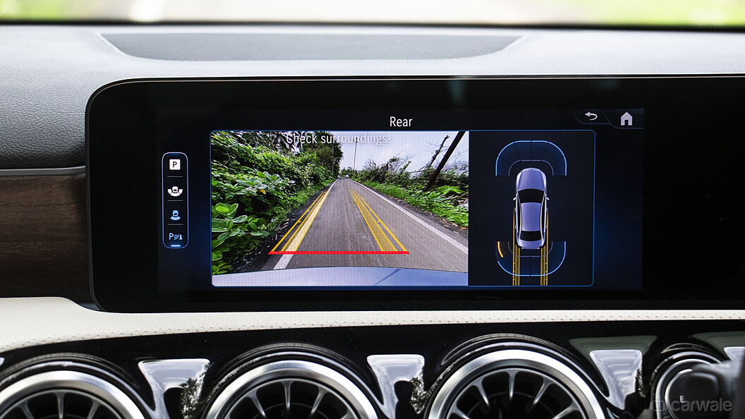 Mercedes-Benz A-Class Limousine 360-Degree Camera Control