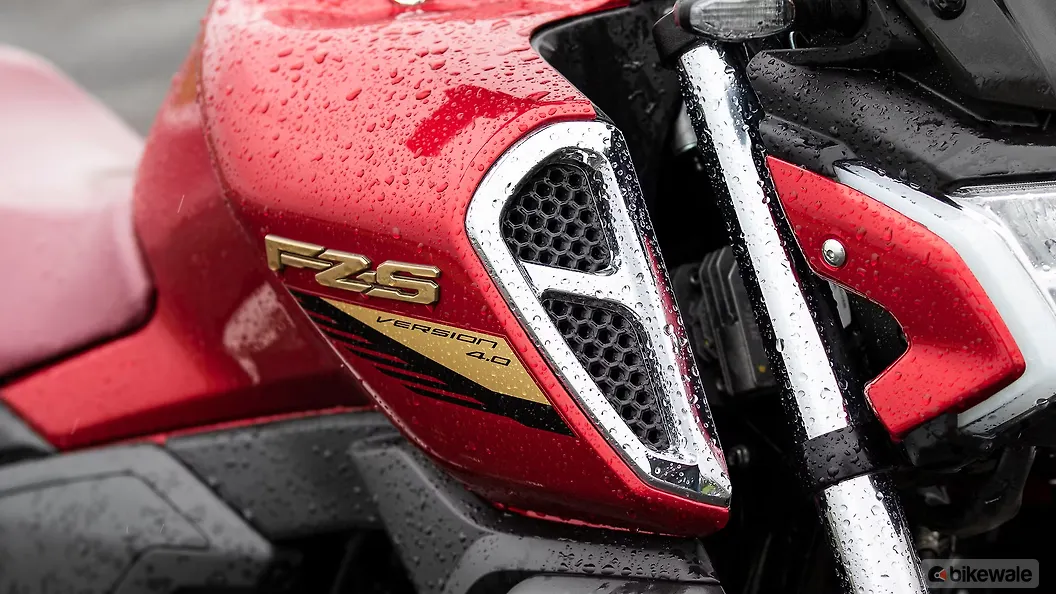 Yamaha FZS FI V4 Fuel Tank Image BikeWale