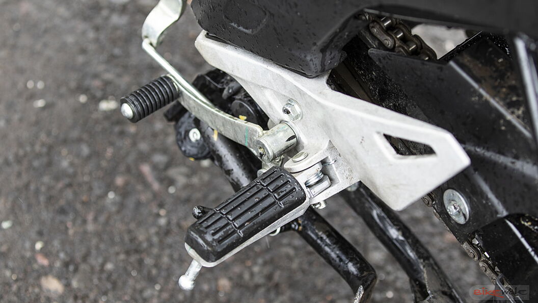 Yamaha FZS Fi V4 Gear Shift Lever Image – BikeWale