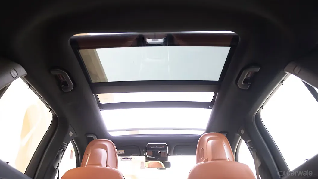 New GLC Center Console/Centre Console Storage इमेज, New GLC भारत में