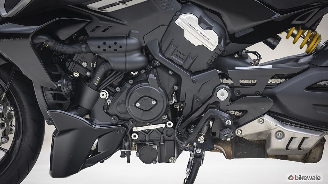 Ducati Diavel V4 Engine From Right Image – BikeWale