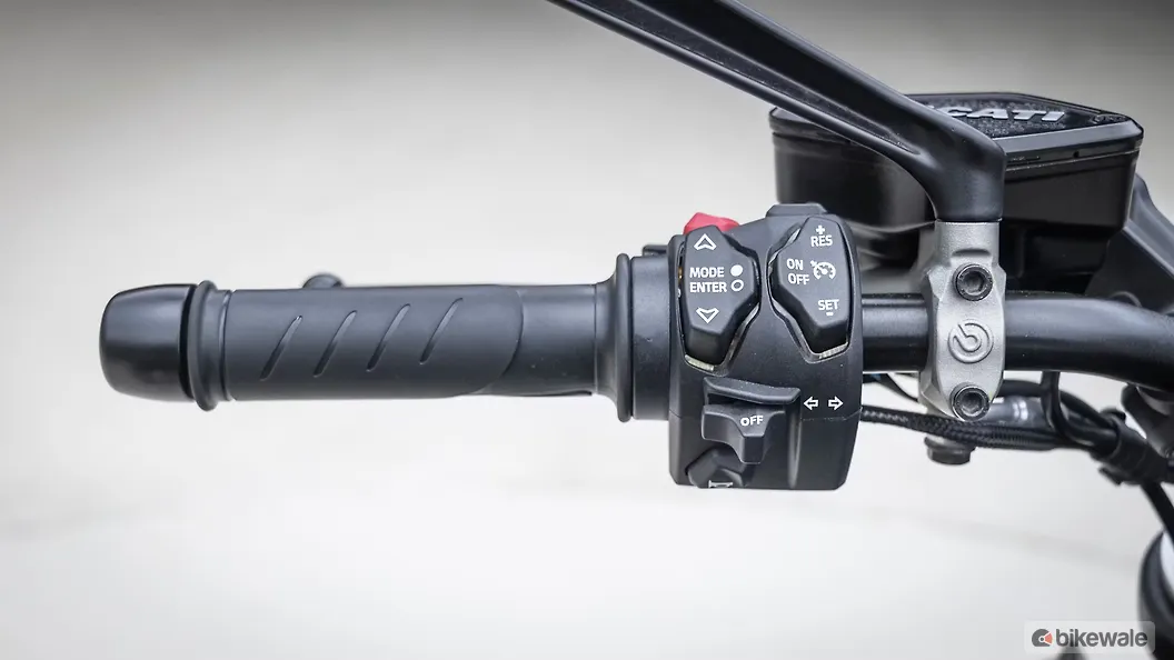 Ducati Diavel V4 Left Side Handlebar Grip Image – BikeWale