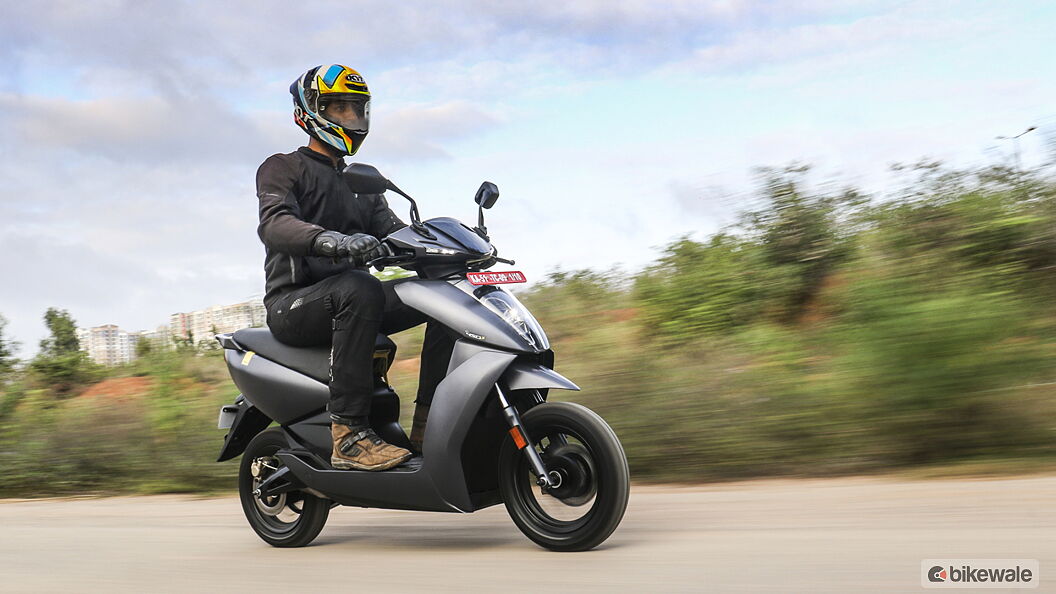 Ather 450S Right Side View Image – BikeWale