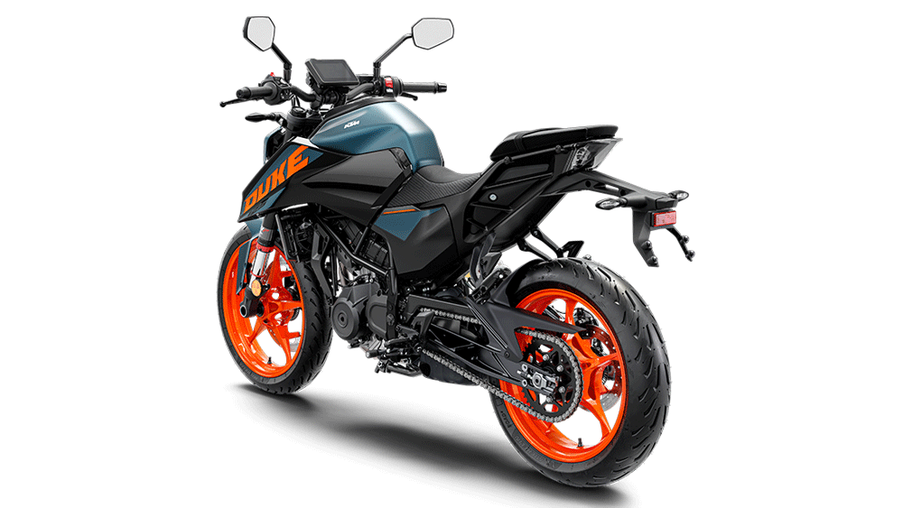 KTM 125 Duke 2024 Right Front Three Quarter Image BikeWale   Duke 125 2024 Left Rear Three Quarter 4 