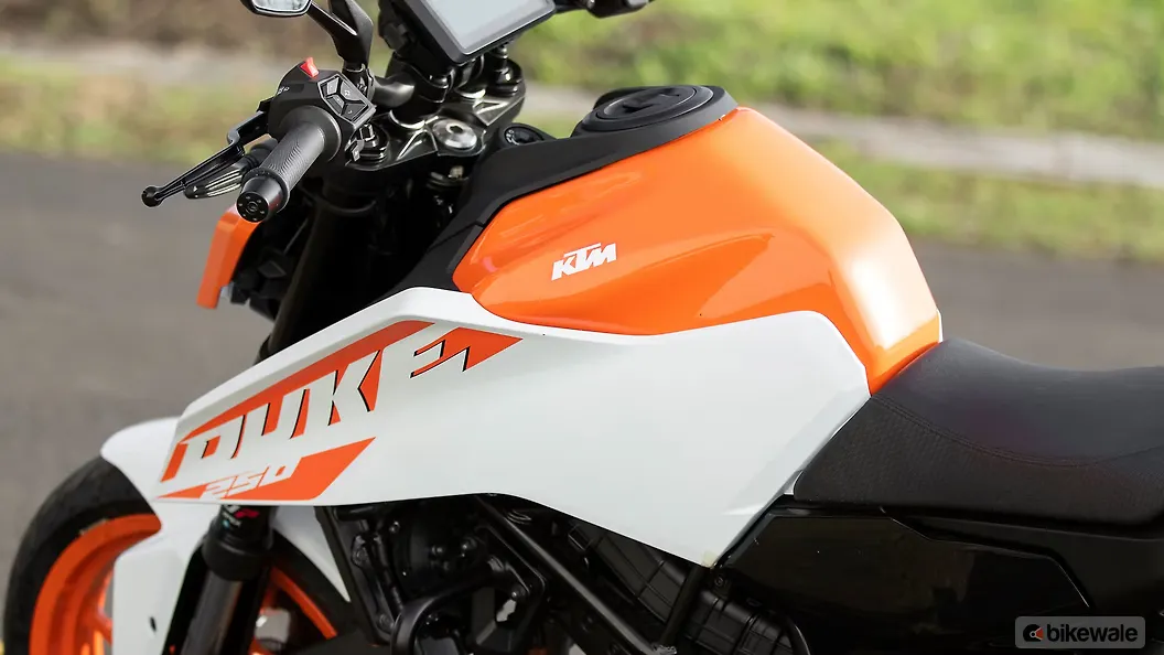 KTM 250 Duke Branding/Fuel Tank Decal Image BikeWale