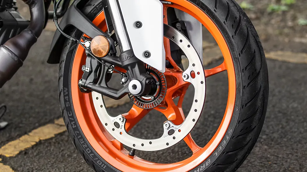 KTM 250 Duke Front Disc Brake Caliper Image – BikeWale