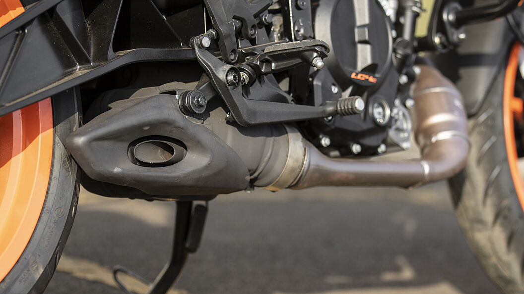 Ktm duke 250 hot sale original exhaust price