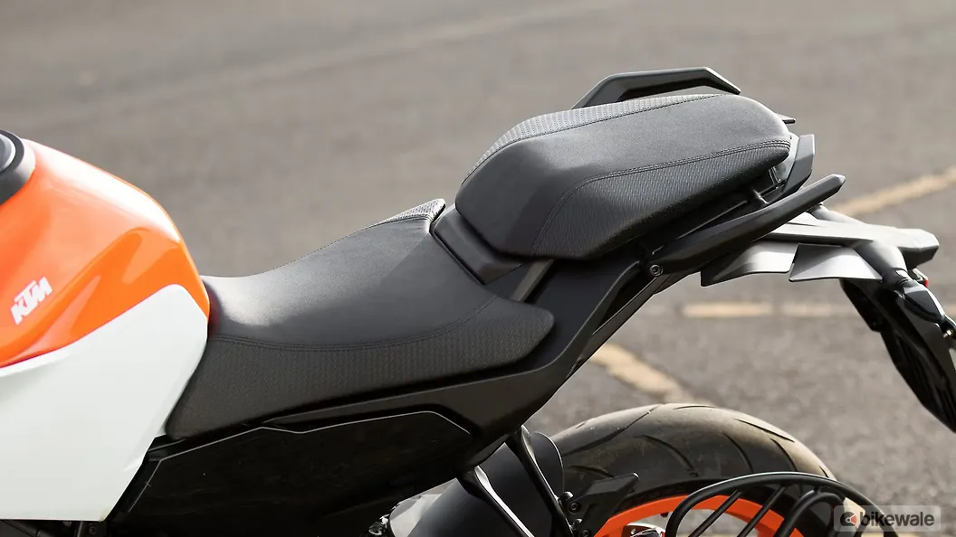 KTM 250 Duke Split Seat Image BikeWale
