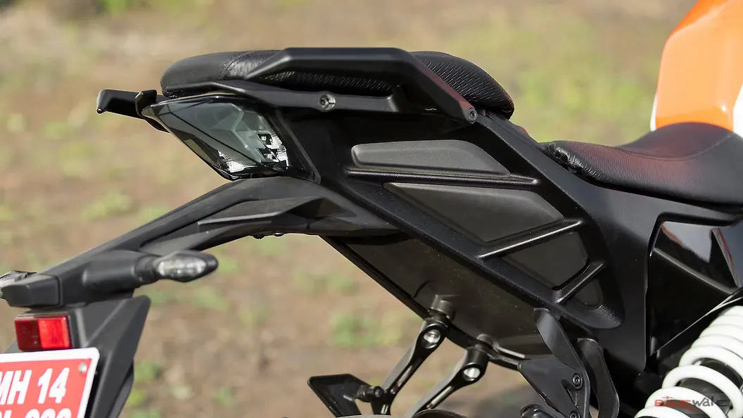 KTM 250 Duke Tail Light Image BikeWale