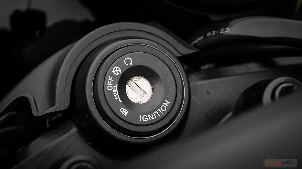 Yezdi Scrambler Ignition Switch Image BikeWale