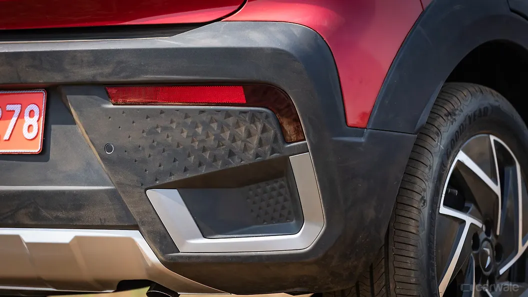 महिंद्रा XUV 3XO रिफ़्लेक्टर