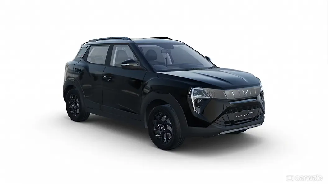 महिंद्रा XUV 3XO ठीक सामने तीन चौथाई महिंद्रा XUV 3XO ठीक सामने तीन चौथाई