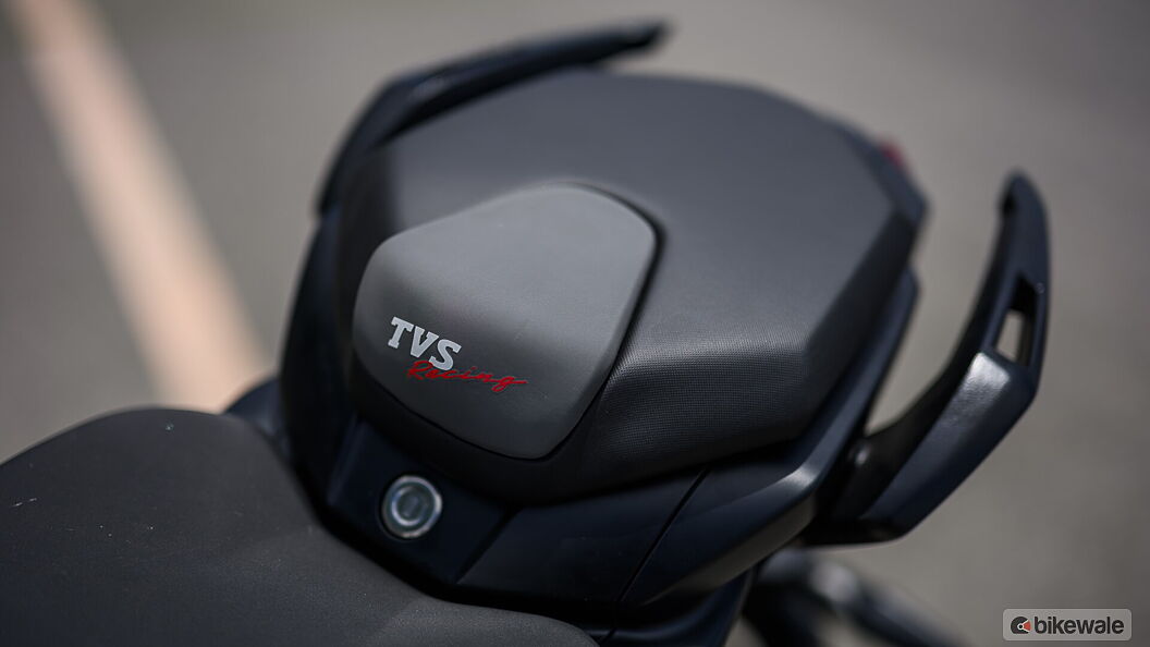 TVS Apache RTR 310 Pillion Seat Image – BikeWale