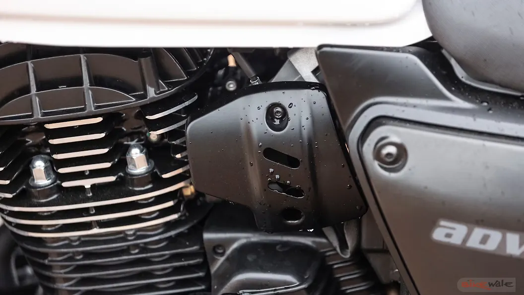 Yezdi Adventure Fuel Tank Image BikeWale