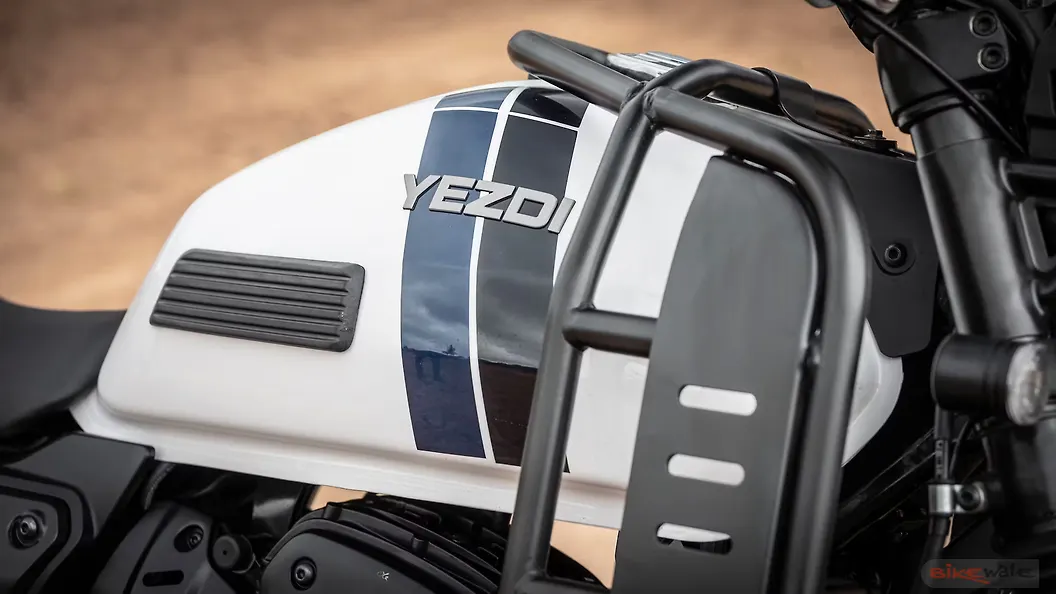 Yezdi Adventure Fuel Tank Image BikeWale